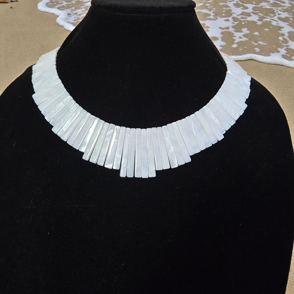 Graduated Stick Shell Tahitian Mother of Pearl Necklace Wedding Summer 17" Vtg